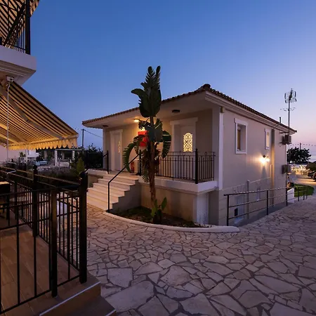 Barefoot Contessa * Lourdata (Kefalonia)