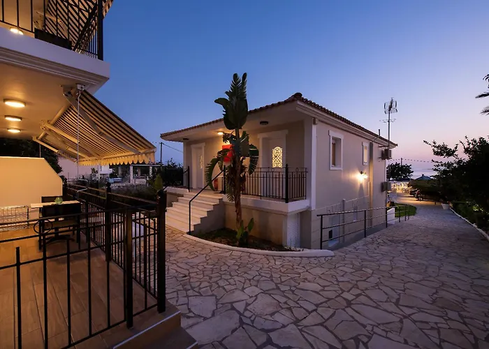 Barefoot Contessa * Lourdata (Kefalonia)