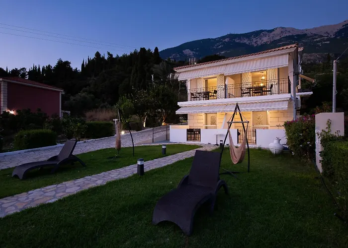 Barefoot Contessa * Lourdata (Kefalonia)